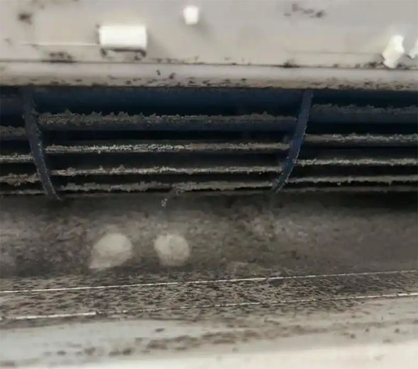 察雅空调吹的风有股烧焦味是怎么回事